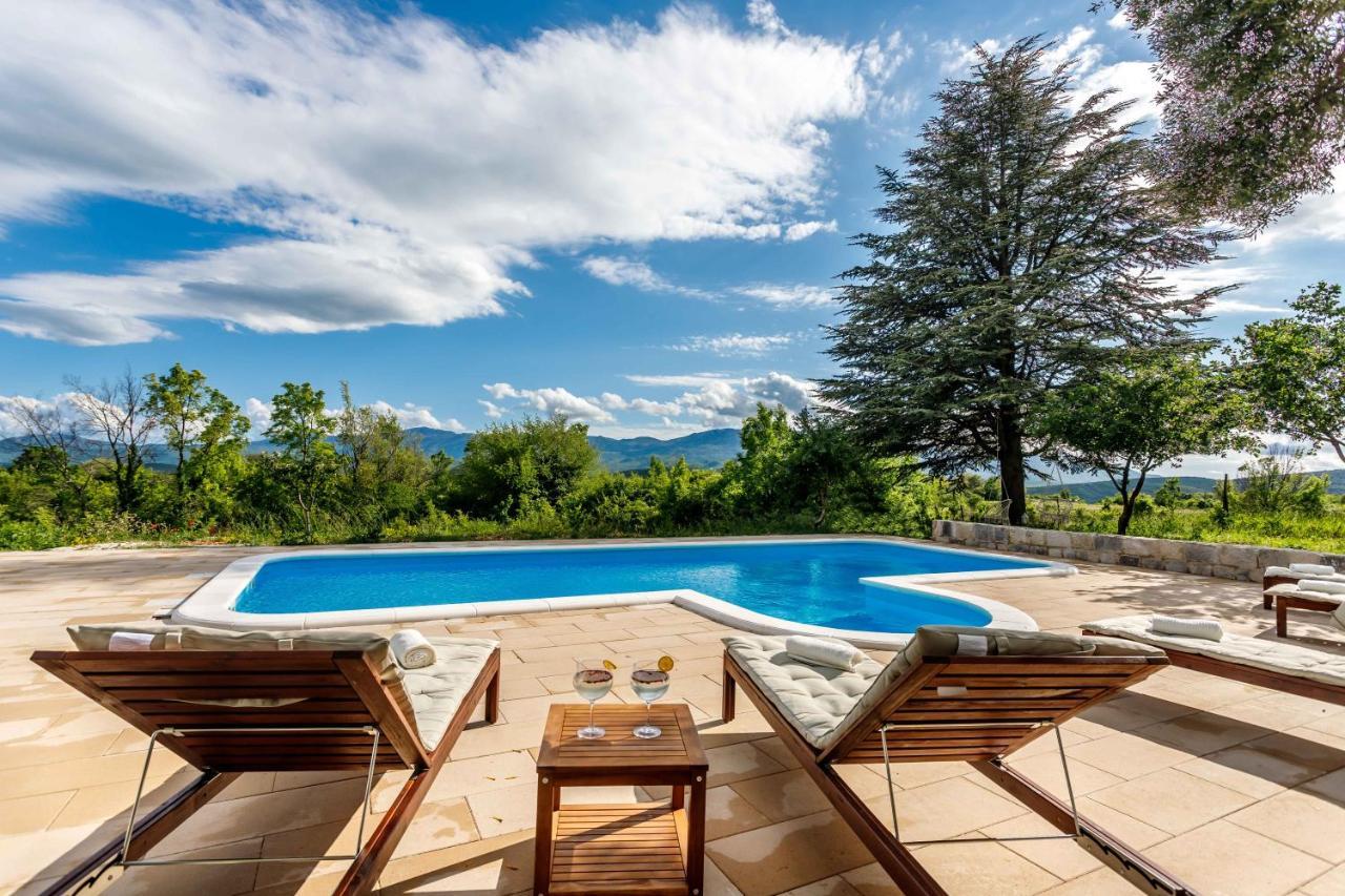 Casa Di Oliva-House With Heated Pool & Jacuzzi In Trilj, Croatia Villa Exterior photo
